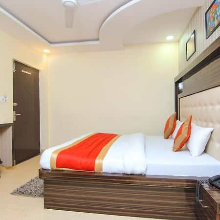 Oyo 8883 Hotel Comfort Zone Лакнау Екстериор снимка