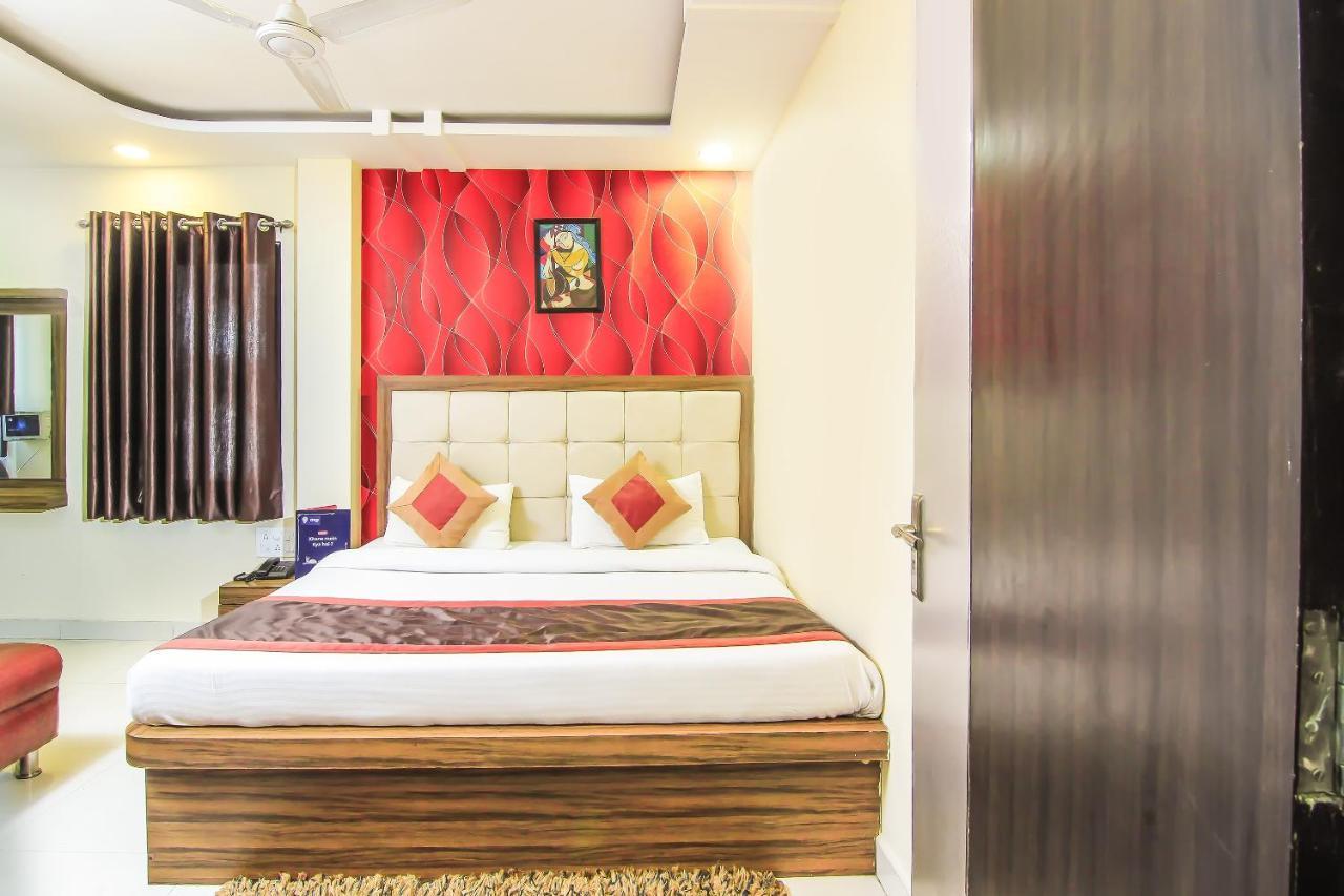 Oyo 8883 Hotel Comfort Zone Лакнау Екстериор снимка