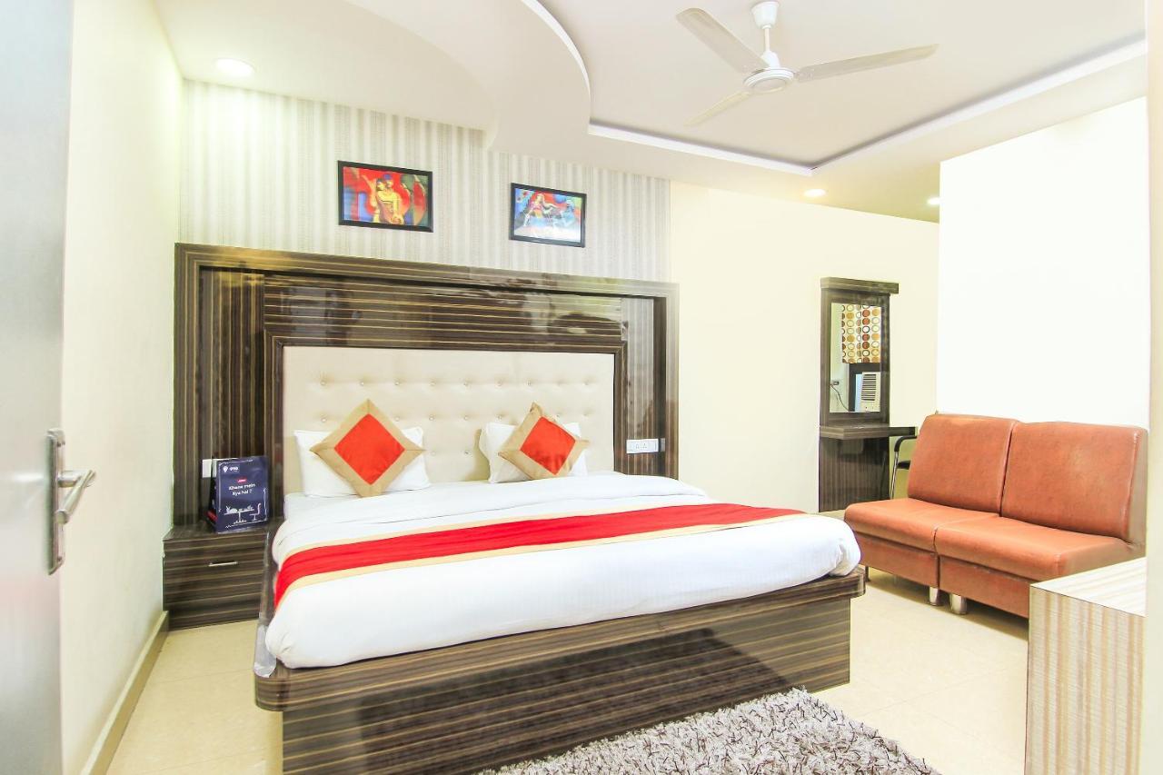 Oyo 8883 Hotel Comfort Zone Лакнау Екстериор снимка
