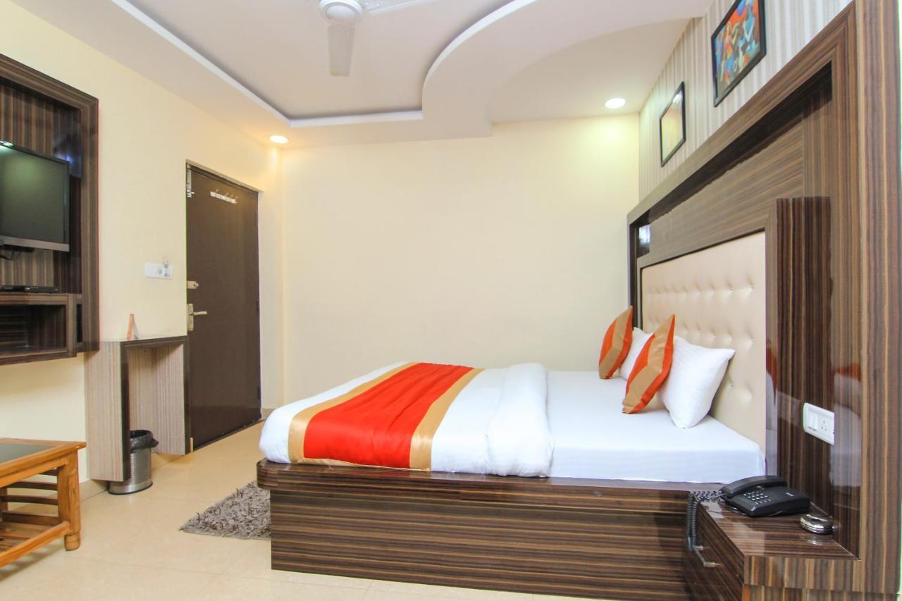 Oyo 8883 Hotel Comfort Zone Лакнау Екстериор снимка