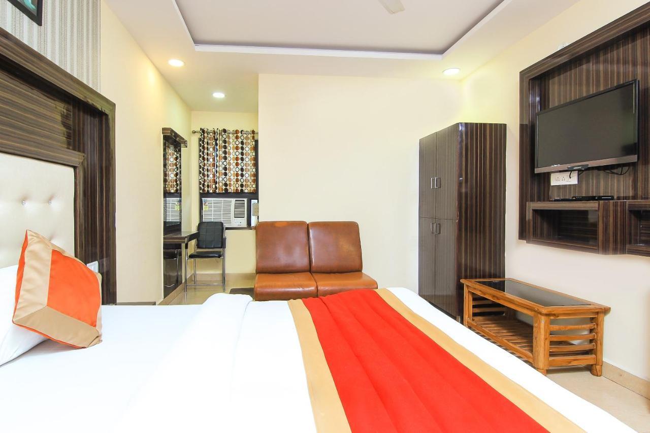 Oyo 8883 Hotel Comfort Zone Лакнау Екстериор снимка
