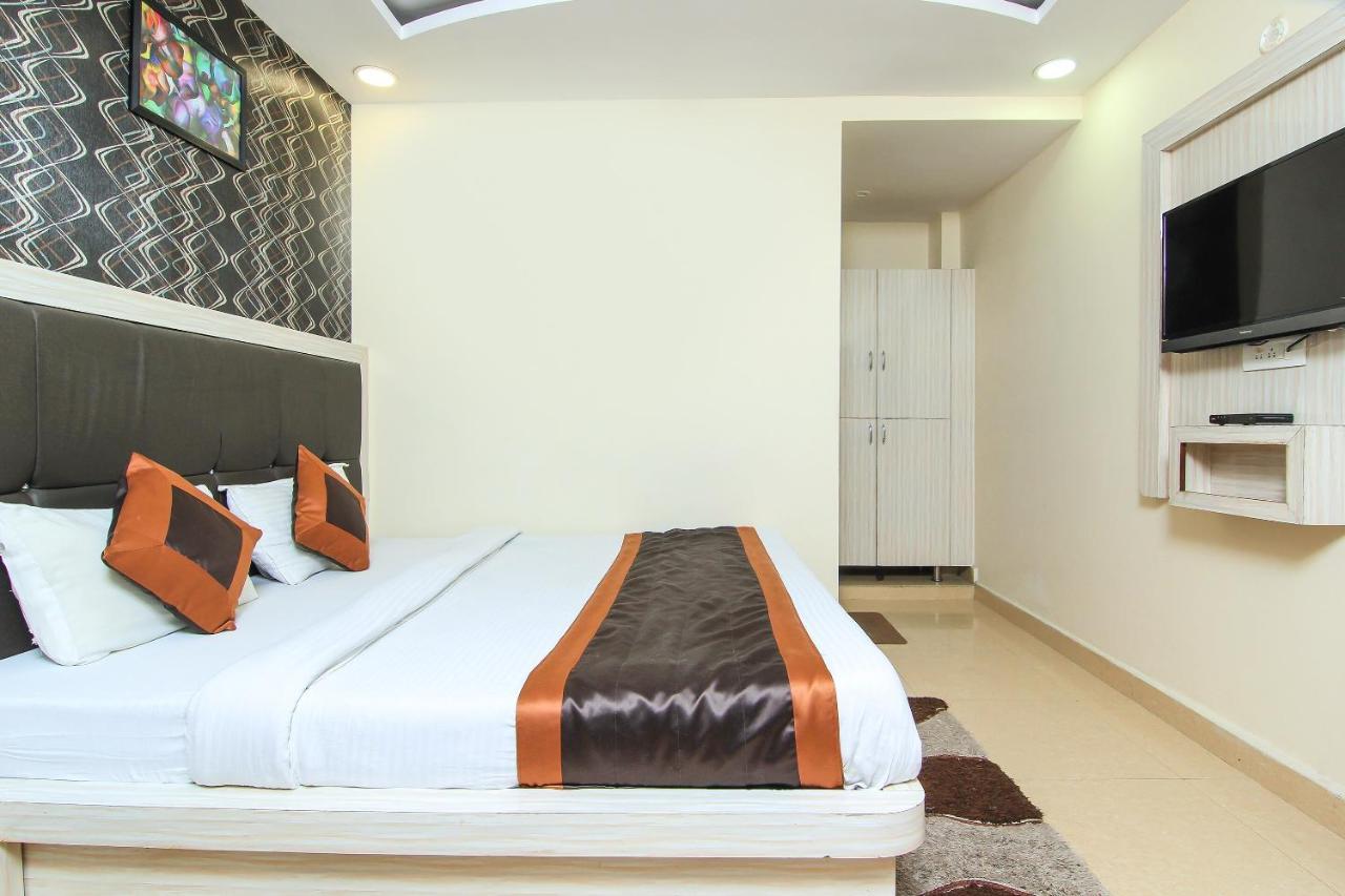 Oyo 8883 Hotel Comfort Zone Лакнау Екстериор снимка